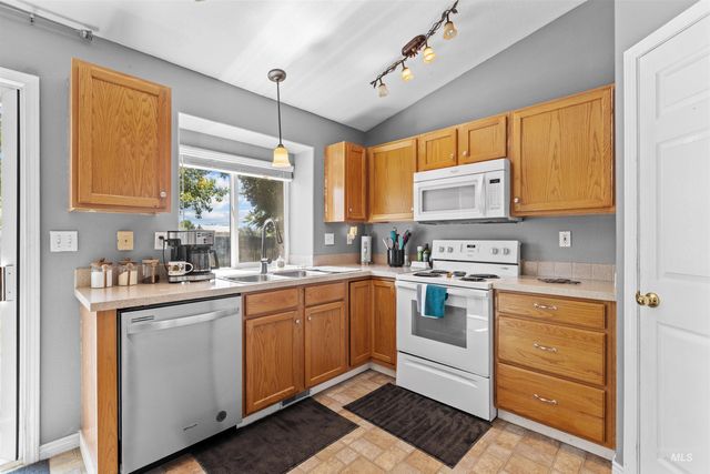2599 N Old Stone Way, Meridian, ID 83646