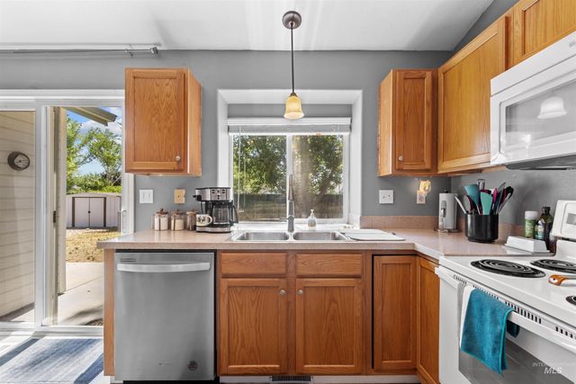2599 N Old Stone Way, Meridian, ID 83646