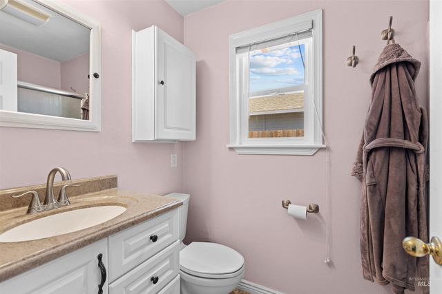 2599 N Old Stone Way, Meridian, ID 83646