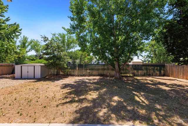 2599 N Old Stone Way, Meridian, ID 83646