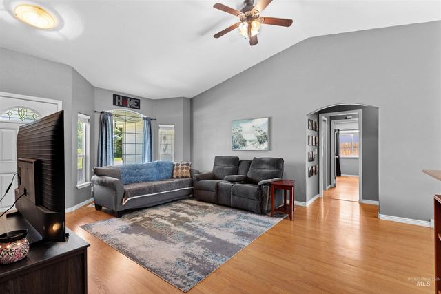2599 N Old Stone Way, Meridian, ID 83646