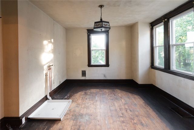 2292 Valera Ave, Mt Oliver, PA 15210