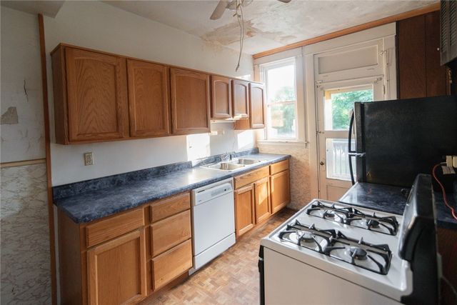 2292 Valera Ave, Mt Oliver, PA 15210