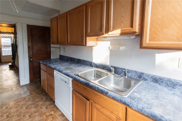 2292 Valera Ave, Mt Oliver, PA 15210