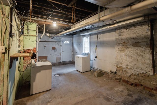 2292 Valera Ave, Mt Oliver, PA 15210