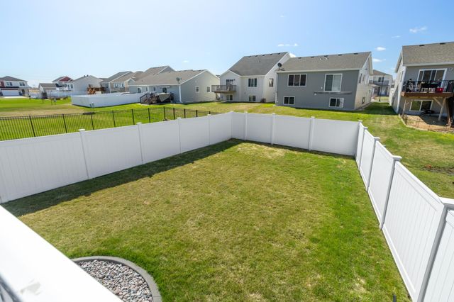 5926 56th Avenue S, Fargo, ND 58104