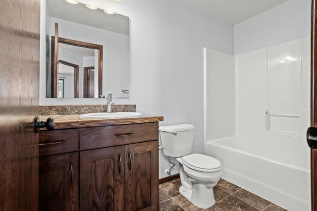 5926 56th Avenue S, Fargo, ND 58104