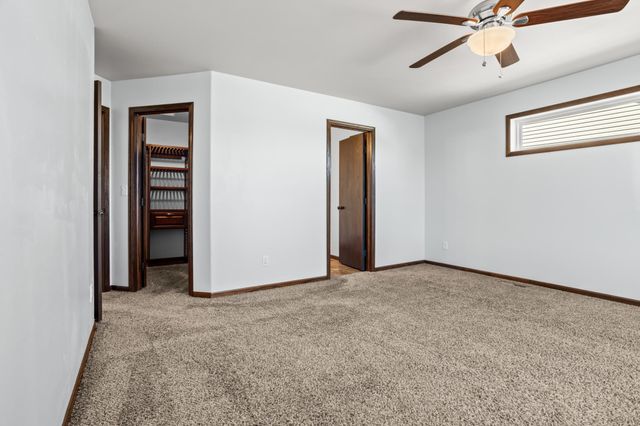 5926 56th Avenue S, Fargo, ND 58104