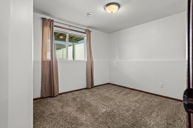 5926 56th Avenue S, Fargo, ND 58104