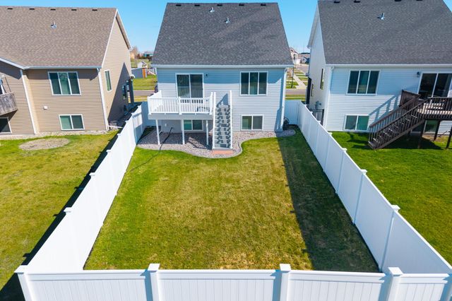 5926 56th Avenue S, Fargo, ND 58104