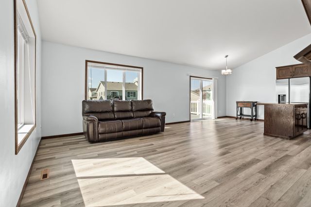 5926 56th Avenue S, Fargo, ND 58104