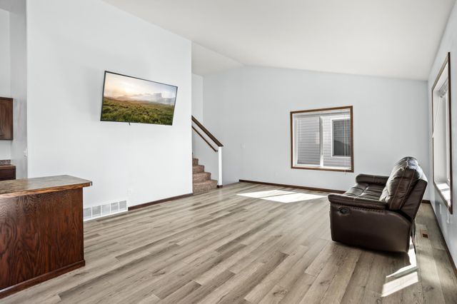 5926 56th Avenue S, Fargo, ND 58104