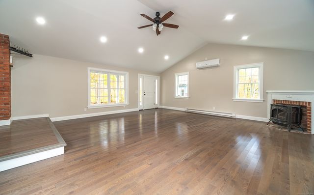 882 Killingworth Road, Haddam, CT 06441