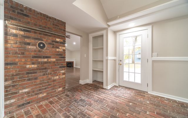 882 Killingworth Road, Haddam, CT 06441