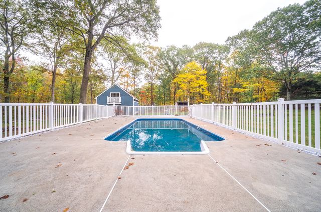 882 Killingworth Road, Haddam, CT 06441