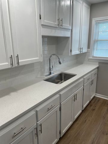 6160 E Boston St, Wichita, KS 67218