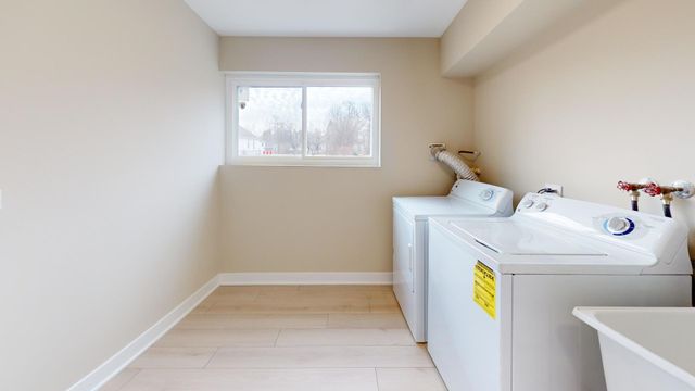 907 W North Avenue, Lake Bluff, IL 60044