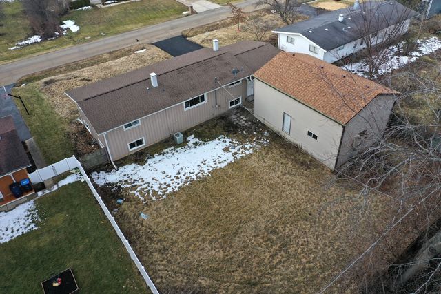 907 W North Avenue, Lake Bluff, IL 60044