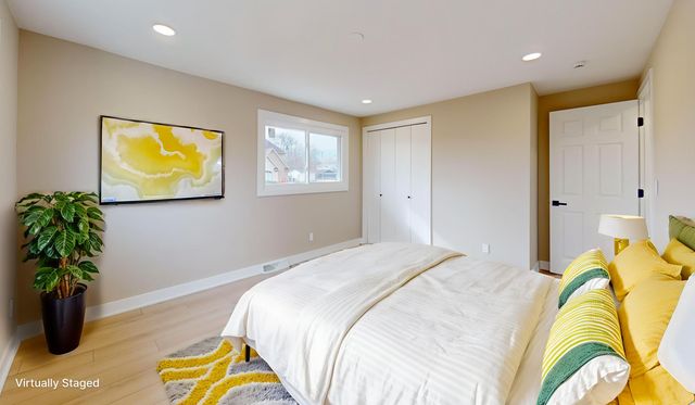 907 W North Avenue, Lake Bluff, IL 60044