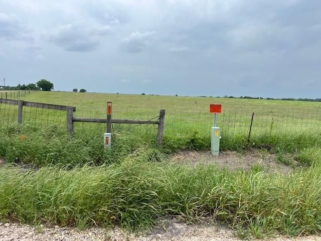 000 Prihoda Road, Willow Springs, TX 78940