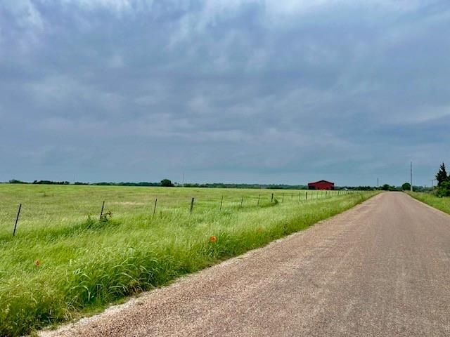 000 Prihoda Road, Willow Springs, TX 78940