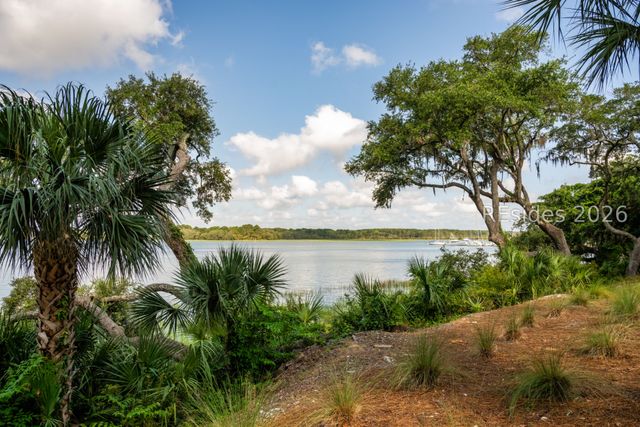 63 Skull Creek Dr Apt 104, Hilton Head Island, SC 29926
