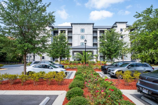 63 Skull Creek Dr Apt 104, Hilton Head Island, SC 29926