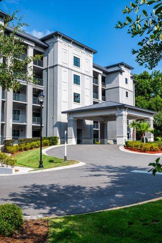 63 Skull Creek Dr Apt 104, Hilton Head Island, SC 29926