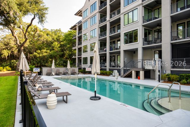 63 Skull Creek Dr Apt 104, Hilton Head Island, SC 29926