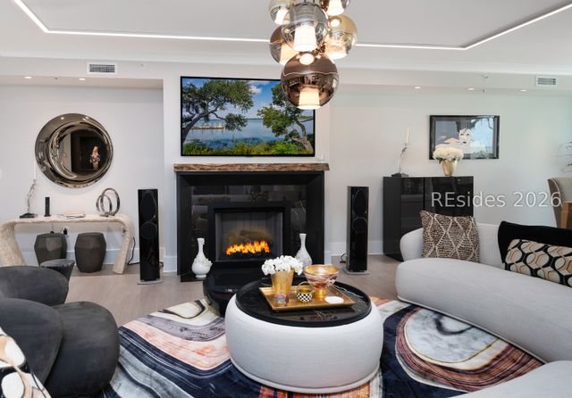 63 Skull Creek Dr Apt 104, Hilton Head Island, SC 29926