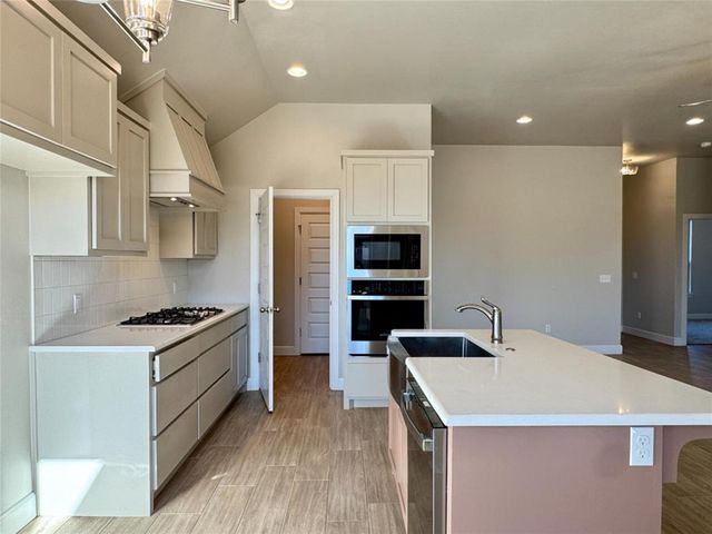 9336 NW 143rd Street, Yukon, OK 73099