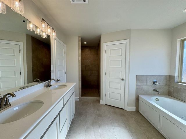 9336 NW 143rd Street, Yukon, OK 73099