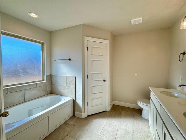 9336 NW 143rd Street, Yukon, OK 73099