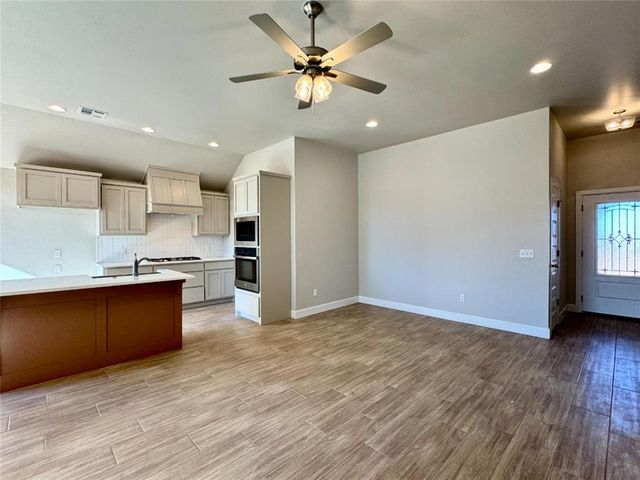 9336 NW 143rd Street, Yukon, OK 73099