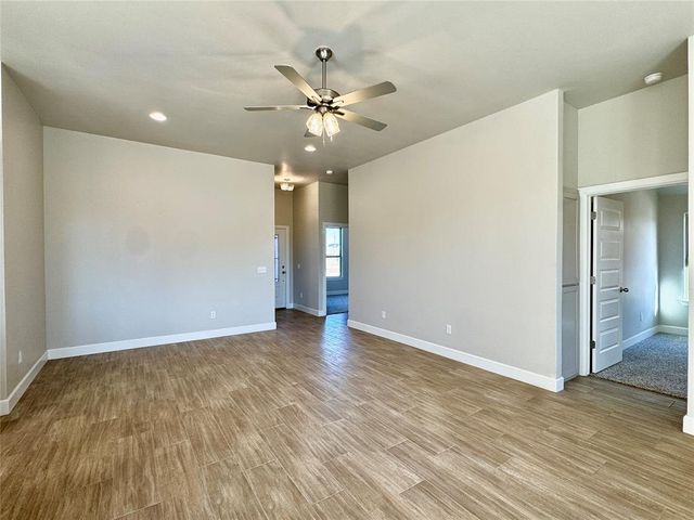 9336 NW 143rd Street, Yukon, OK 73099