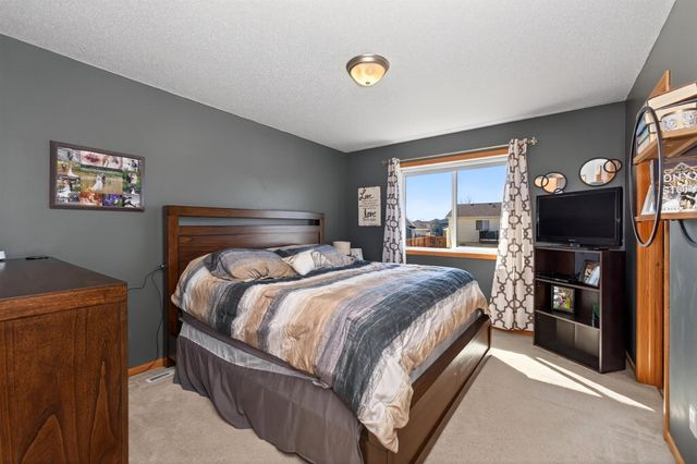 3520 Eagle Run Drive, West Fargo, ND 58078