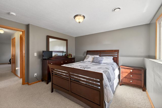 3520 Eagle Run Drive, West Fargo, ND 58078