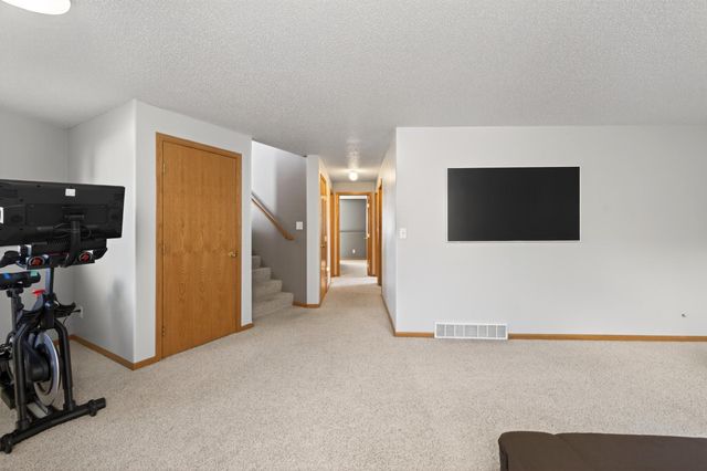 3520 Eagle Run Drive, West Fargo, ND 58078