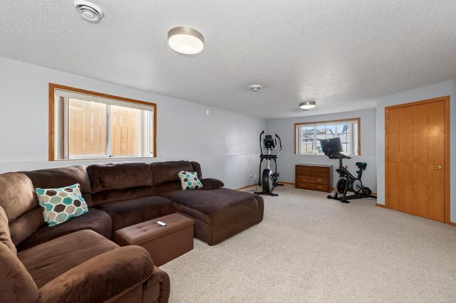 3520 Eagle Run Drive, West Fargo, ND 58078
