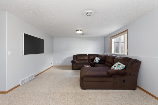 3520 Eagle Run Drive, West Fargo, ND 58078