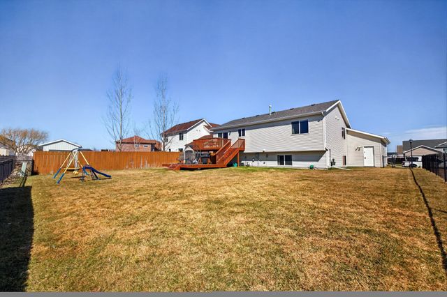 3520 Eagle Run Drive, West Fargo, ND 58078