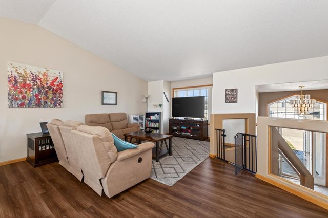 3520 Eagle Run Drive, West Fargo, ND 58078