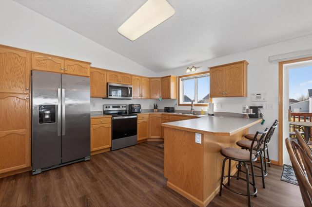 3520 Eagle Run Drive, West Fargo, ND 58078