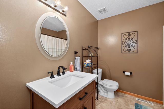 3520 Eagle Run Drive, West Fargo, ND 58078