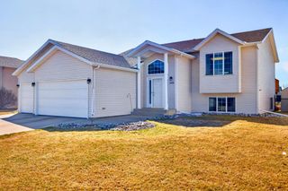 3520 Eagle Run Drive, West Fargo, ND 58078