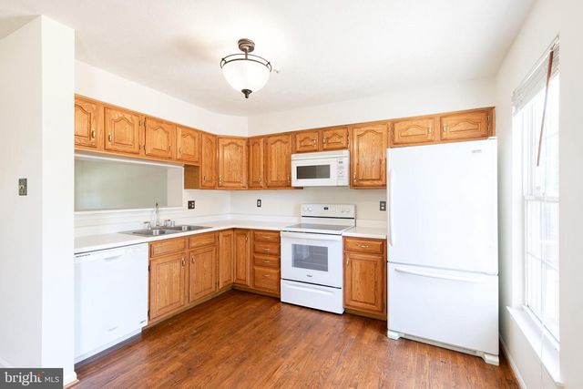 6 SANDVIEW CT, Baltimore, MD 21209