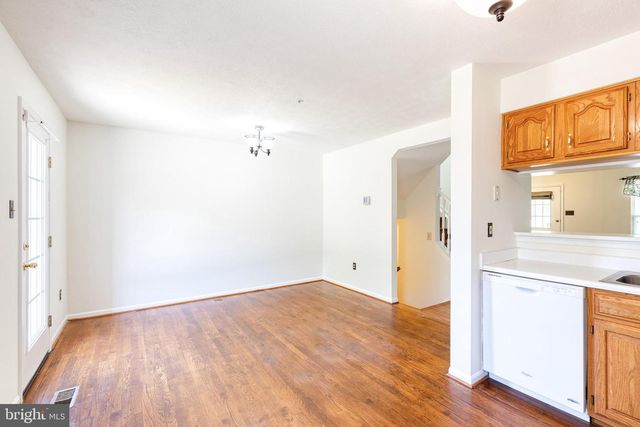 6 SANDVIEW CT, Baltimore, MD 21209