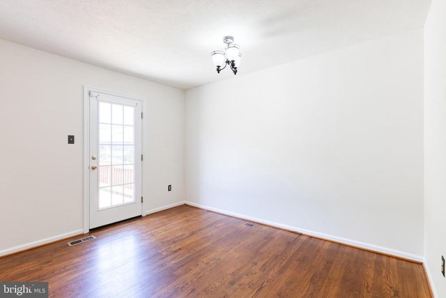 6 SANDVIEW CT, Baltimore, MD 21209
