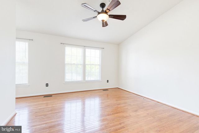 6 SANDVIEW CT, Baltimore, MD 21209