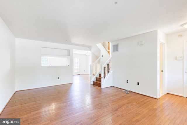 6 SANDVIEW CT, Baltimore, MD 21209